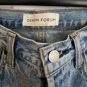 ARITZIA JEANS - barely worn - “THE BOYFRIEND HIGH RISE LOOSE”